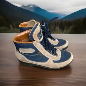 Vintage Vasque Hiking Boots Tan Suede Navy Women’s 9N / Men’s 7.5 Italy Gorpcore